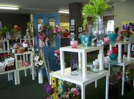 XQZT Floral Design - Click here to e-mail us.